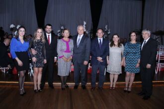 Roberta Westphalen,  Pres. Marcio Patussi e namorada Sheila Zotis, Pres.da FIERGS Antonio e esposa Regina Roso , Pref. Luciano Azevedo, Giselda, ValÃ©ria de Mattos e Pres. da Acisa  Marco Mattos 