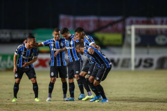 Gol de falta deu a vitória ao Grêmio - Foto Lucas Uebel/GFBPA  