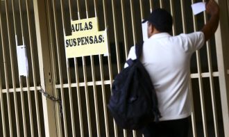 A MP, agora convertida em lei, também autoriza a antecipação da conclusão de cursos específicos da área de saúde (Foto: Marcelo Camargo/Agência Brasil)