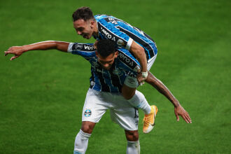 Pepê e Rodrigues marcaram para o Grêmio -  Foto - Lucas Uebel-GFBPA