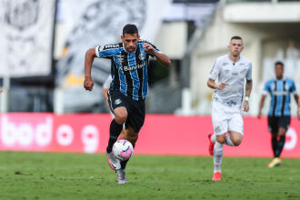 Diego Souza foi o autor do gol gremista na Vila Belmiro (Foto: Lucas Uebel | Grêmio FBPA)