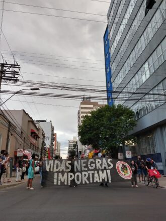 Protesto ocorreu na esquina democrática (Fotos: Luiz Carlos Schneider/ON)