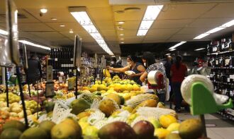 O grupo de alimentos e bebidas variou 2,54% (Foto: Tânia Rêgo/Agência Brasil)