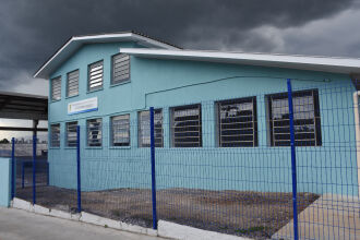 Escola fica no bairro Lucas Araújo