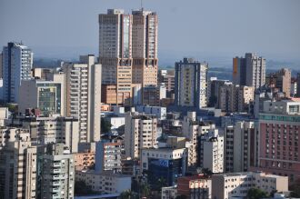 O contribuinte deve acessar o site da Prefeitura e, na página inicial, clicar no banner que trata do IPTU