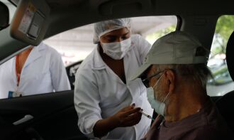 A pesquisa indica que pelo menos 13,8 mil mortes de brasileiros com 80 anos ou mais foram evitadas (Foto: Tânia Rêgo/Agência Brasil)