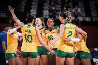 Vitória garantiu a seleção feminina de vôlei na final (Foto: Divulgação/FIVB )