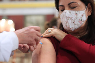 O município aguarda novas remessas para a aplicação de primeiras doses (Foto: Divulgação/PMPF)