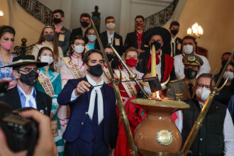 A extinção da chama marca o encerramento dos Festejos deste ano (Foto: Itamar Aguiar/ Palácio Piratini)