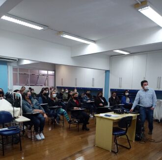 A atividade foi ministrada pelo enfermeiro Rodrigo Casarin (Foto: Divulgação/HCPF)