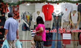 Seis das oito atividades pesquisadas tiveram taxas negativas em agosto,  (Foto: Reuters/Agência Brasil)