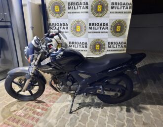 Motocicleta foi recuperada pela polícia (Foto: Divulgação/Brigada Militar)