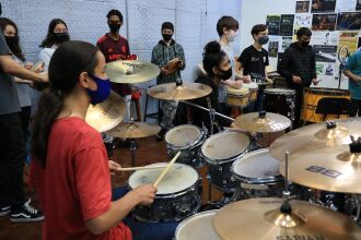 Ensaios acontecem no Laboratório de Percussão da FAC/UPF (Fotos: Carla Vailatti e Tainá Binelo)