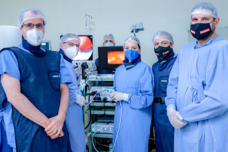 Equipe utilizou o SpyGlass no Hospital São Vicente em Passo Fundo (Foto - Thamires Garcia – HSVP)