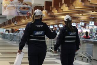  Município reafirmou com entidades representativas a necessidade de que todos os estabelecimentos promovam os cuidados como o uso de máscara e higienização das mãos (Foto: Jean Mognon/PMPF)