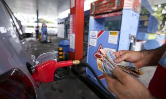 Preço médio na bomba em Passo Fundo estava em R$ 6,43 na tarde de ontem (4). (Foto: Agência Brasil)