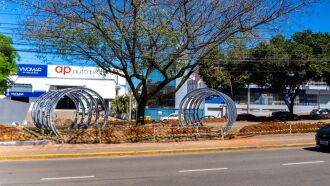 Área fica entorno do prédio da Escola das Profissões. (Foto: Michel Sanderi) 