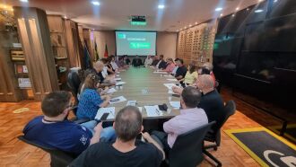 Mesa Diretora em reunião na manhã de quinta-feira (Foto Comunicação Digital/CMPF)