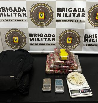 Homem foi preso em flagrante por tráfico de droga - Foto BM