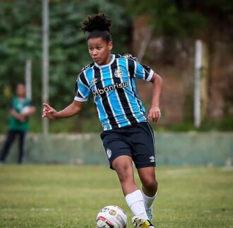 Maria Eduarda iniciou nas categorias de base do Vila Nova, em Passo Fundo, antes de se transferir para o Grêmio