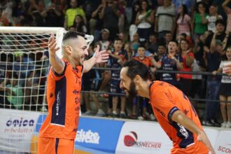 PFF largou na frente no primeiro confronto da semifinal - FOTO Luis Medeiros/Futsal