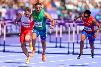 Eduardo de Deus avança às semifinais dos 110m com barreiras em Paris Foto - Wagner Carmo/CBat