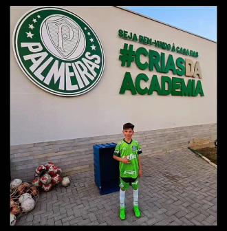 FOTO - Atacante Lucas já está realizando testes na sede do Palmeiras DIVULGAÇÃO 