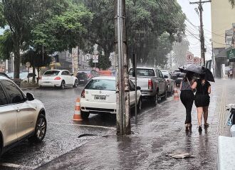 Chuva rápida no centro de Passo Fundo - Foto – LC Schneider-ON