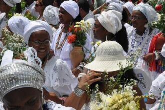 A nova redação estende a ação civil pública à proteção da honra e à dignidade de grupos raciais, étnicos ou religiosos