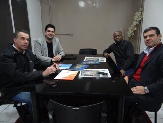 Marcos Mattos, Marco Silva e Evandro Silva, dirigentes da Acisa em visita ao Jornal O Nacional.