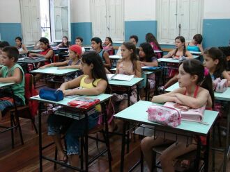 Na próxima segunda-feira milhares de estudantes devem retornar a sala de aula