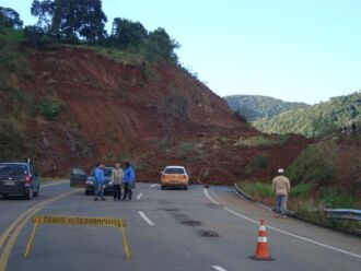 Trajeto será construído na lateral do quilômetro 304, onde o trânsito está interrompido