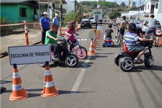 Moradores da Operária participaram das atividades da Escolinha de Trânsito