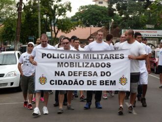 Mobilização reuniu também as famílias dos policiais