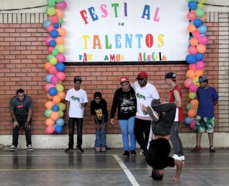 Show mostra talentos de estudantes e ex-alunos da Escola Senador Pasqualini