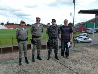 Cap. Andrezza, Cap. Diogo, Ten. Cavalheiro e Ronaldo Mognon