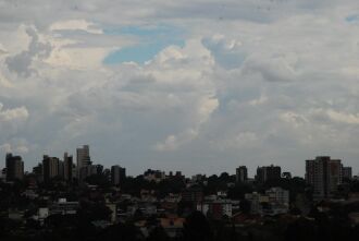 Próximos dias devem ser de céu parcialmente nublado a nublado Crédito: 