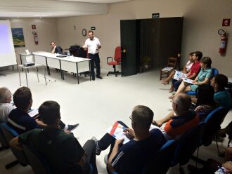 Cerca de 20 pessoas participaram do encontro