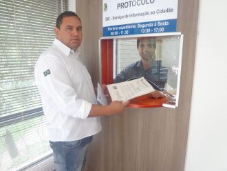 Vereador Rudi protocola seu primeiro projeto na Casa