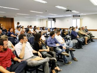 Audiência contou com a presença de autoridades e moradores da Rua Independência