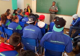 Núcleo de Policiamento Comunitário do bairro São José e Escola Eloy Pinheiro Machado se unem para combater a violência escolar