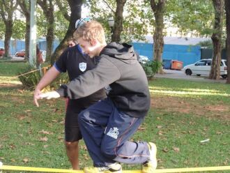 As aulas de corrida e de técnicas do slackline atraíram a atenção de quem circulava pelo local.