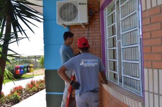 Na manhã desta segunda-feira (11), mais 63 aparelhos serão instalados em oito escolas da rede municipal de ensino