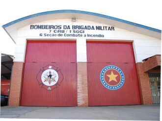 Quartel dos bombeiros no bairro Petrópolis estava fechado ontem à tarde