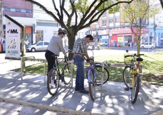 O primeiro equipamento está instalado na Praça Leonísio Scussel, ao lado da ciclovia Bernardo Mártio localizada na Avenida Brasil.