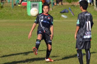 Sub-15 joga domingo Crédito: 