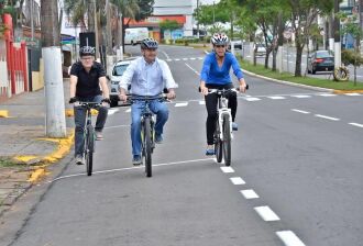 Prefeito Luciano Azevedo (centro) aderiu à campanha com os secretários Gilberto Bedin e Marlise Soares.