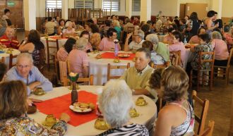 Mais de 300 pessoas participaram da confraternização