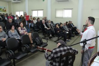 Homenagem ao autor Pedro Ari Veríssimo da Fonseca foi realizada em sessão solene