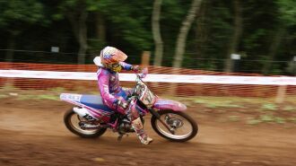 Duda corre com uma CRF 230